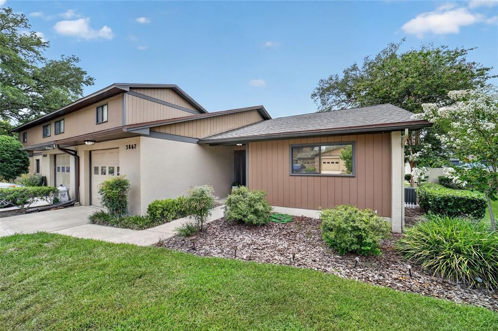 For Sale: $195,000 (2 beds, 2 baths, 1162 Square Feet)