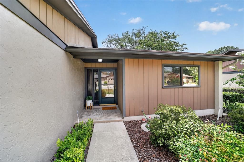 For Sale: $195,000 (2 beds, 2 baths, 1162 Square Feet)