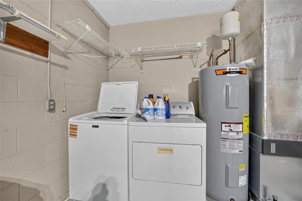 For Sale: $195,000 (2 beds, 2 baths, 1162 Square Feet)