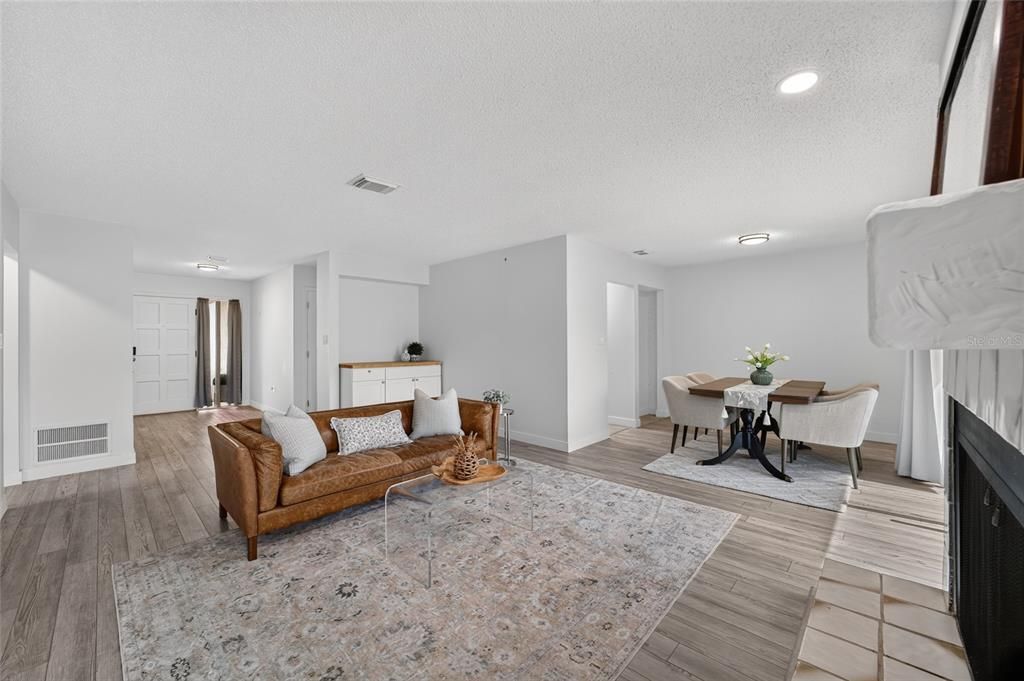For Sale: $195,000 (2 beds, 2 baths, 1162 Square Feet)