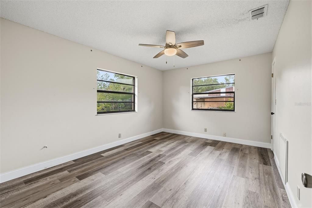 For Sale: $799,999 (3 beds, 2 baths, 1768 Square Feet)