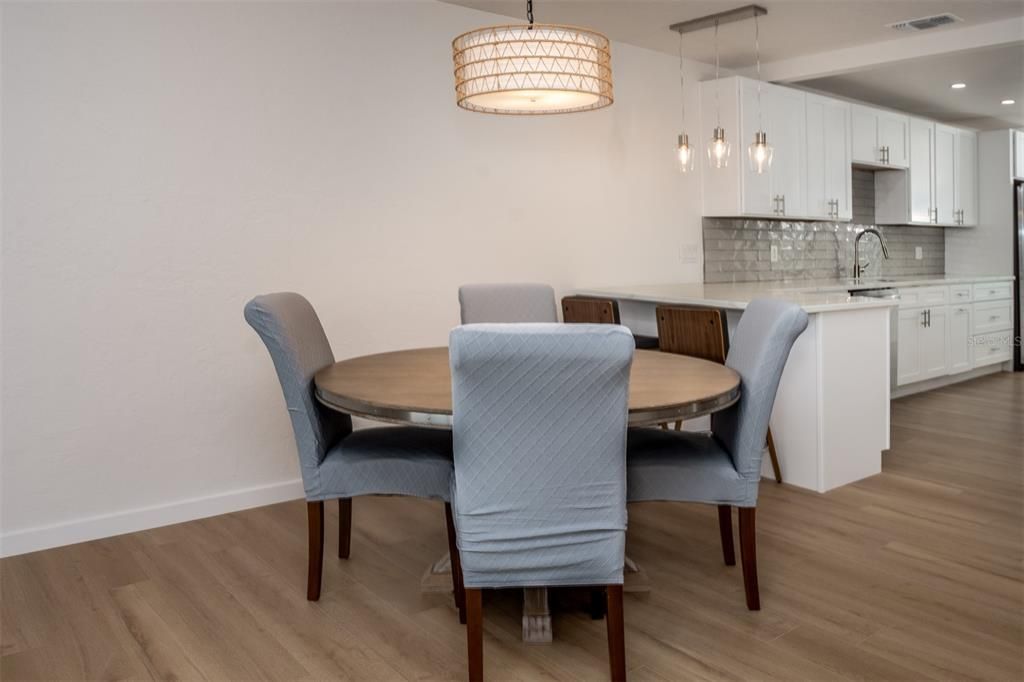 For Rent: $3,000 (2 beds, 2 baths, 1400 Square Feet)