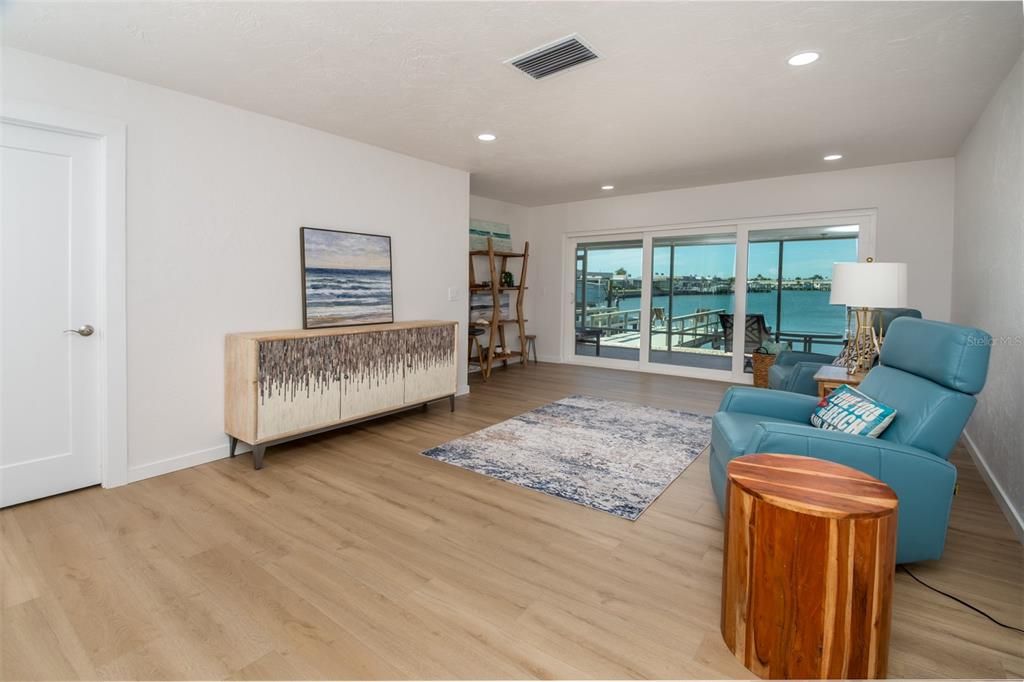 For Rent: $3,000 (2 beds, 2 baths, 1400 Square Feet)