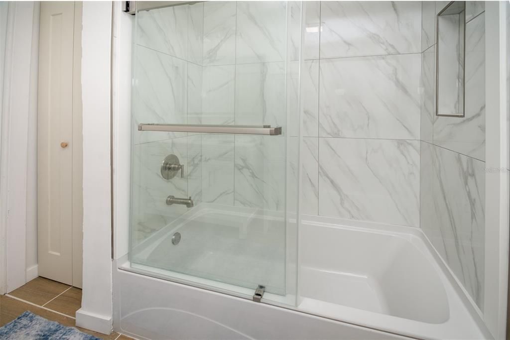 For Rent: $3,000 (2 beds, 2 baths, 1400 Square Feet)