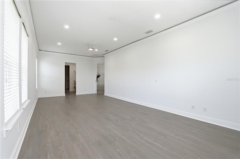For Sale: $1,495,000 (6 beds, 6 baths, 5235 Square Feet)