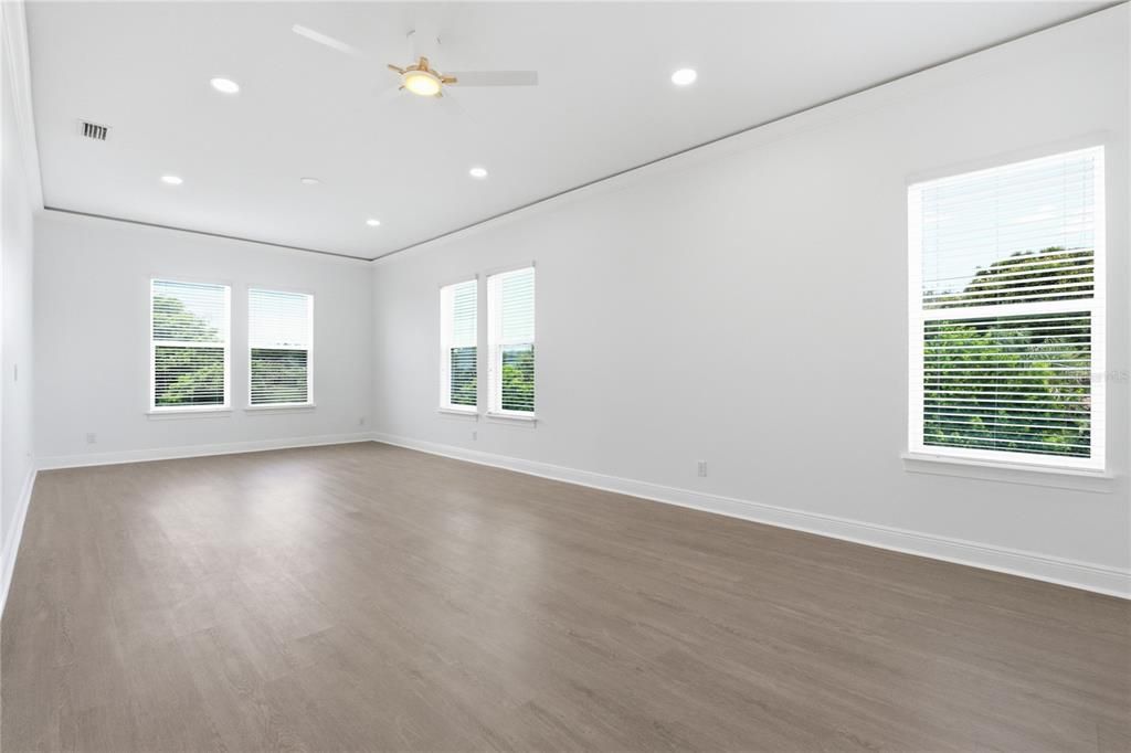 For Sale: $1,495,000 (6 beds, 6 baths, 5235 Square Feet)