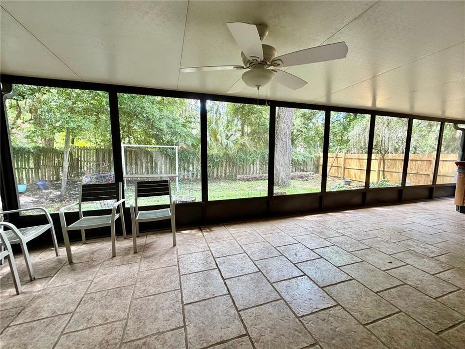 En Venta: $329,900 (3 camas, 2 baños, 1083 Pies cuadrados)