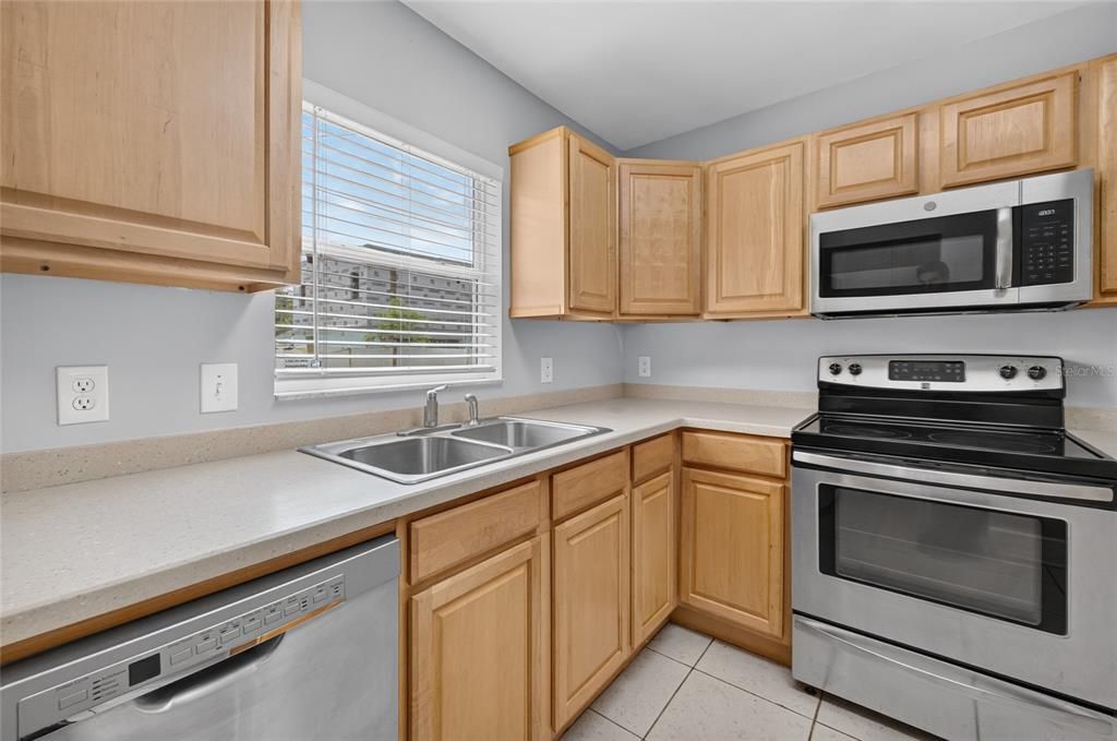 En Venta: $400,000 (3 camas, 2 baños, 955 Pies cuadrados)