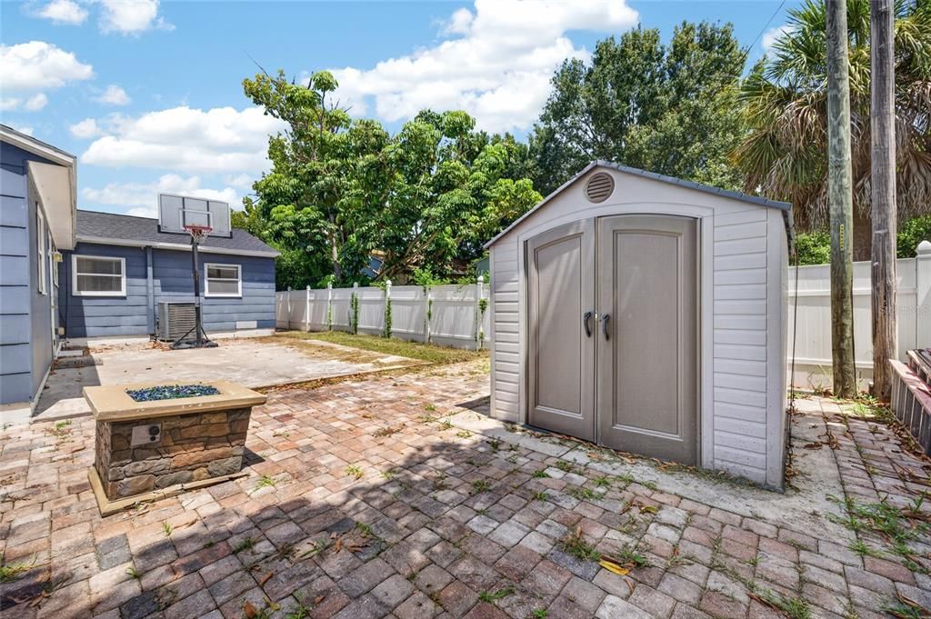 На продажу: $375,000 (3 спален, 2 ванн, 1223 Квадратных фут)