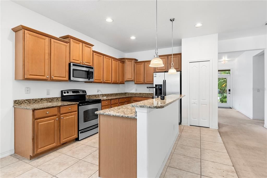 En Venta: $489,000 (4 camas, 3 baños, 2114 Pies cuadrados)