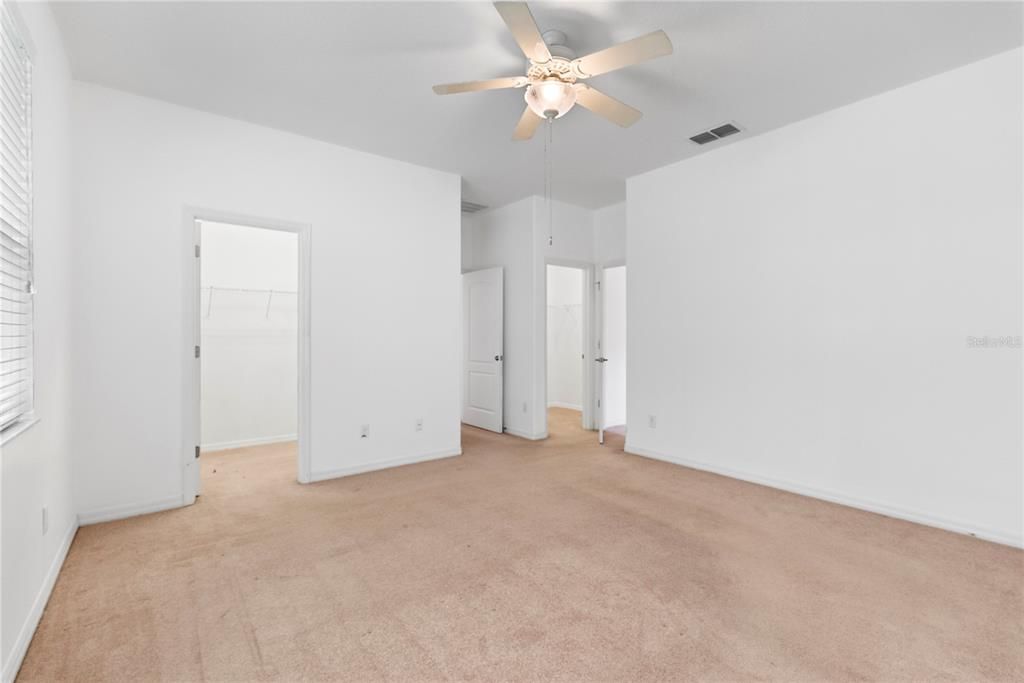 En Venta: $489,000 (4 camas, 3 baños, 2114 Pies cuadrados)