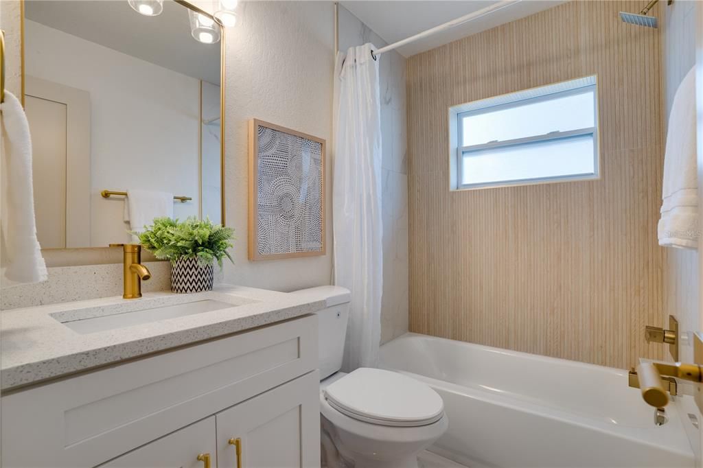 Activo con contrato: $399,000 (3 camas, 1 baños, 1196 Pies cuadrados)