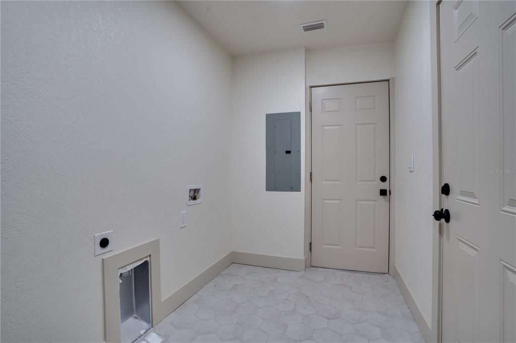 Activo con contrato: $399,000 (3 camas, 1 baños, 1196 Pies cuadrados)