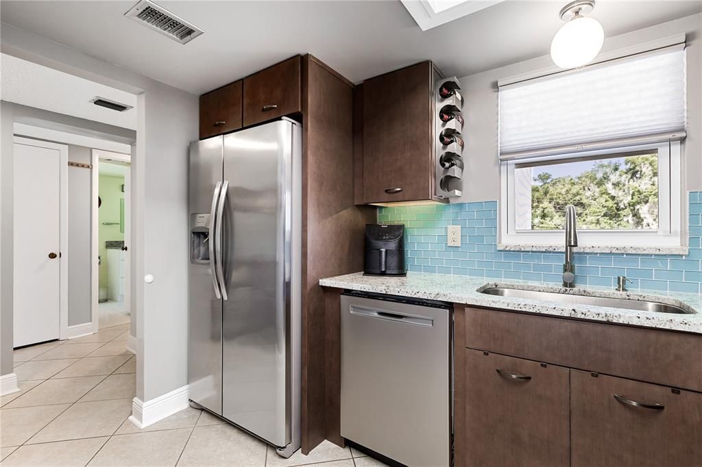 For Sale: $349,900 (3 beds, 2 baths, 1659 Square Feet)