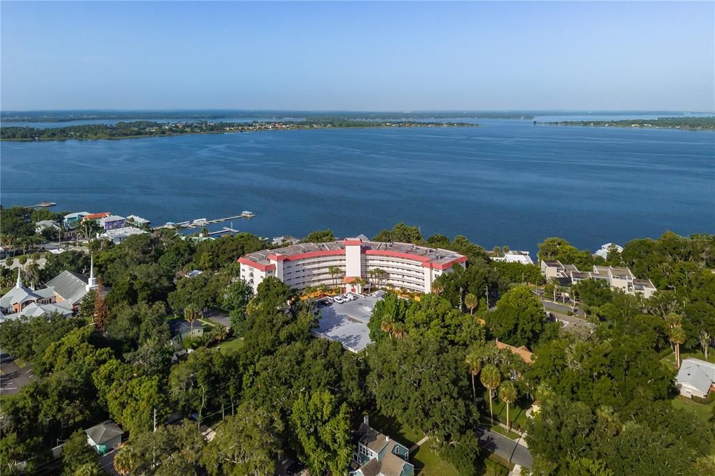 For Sale: $349,900 (3 beds, 2 baths, 1659 Square Feet)