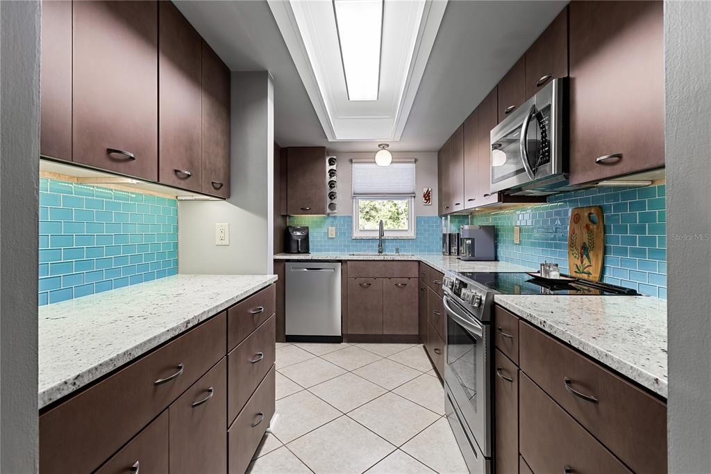 For Sale: $349,900 (3 beds, 2 baths, 1659 Square Feet)