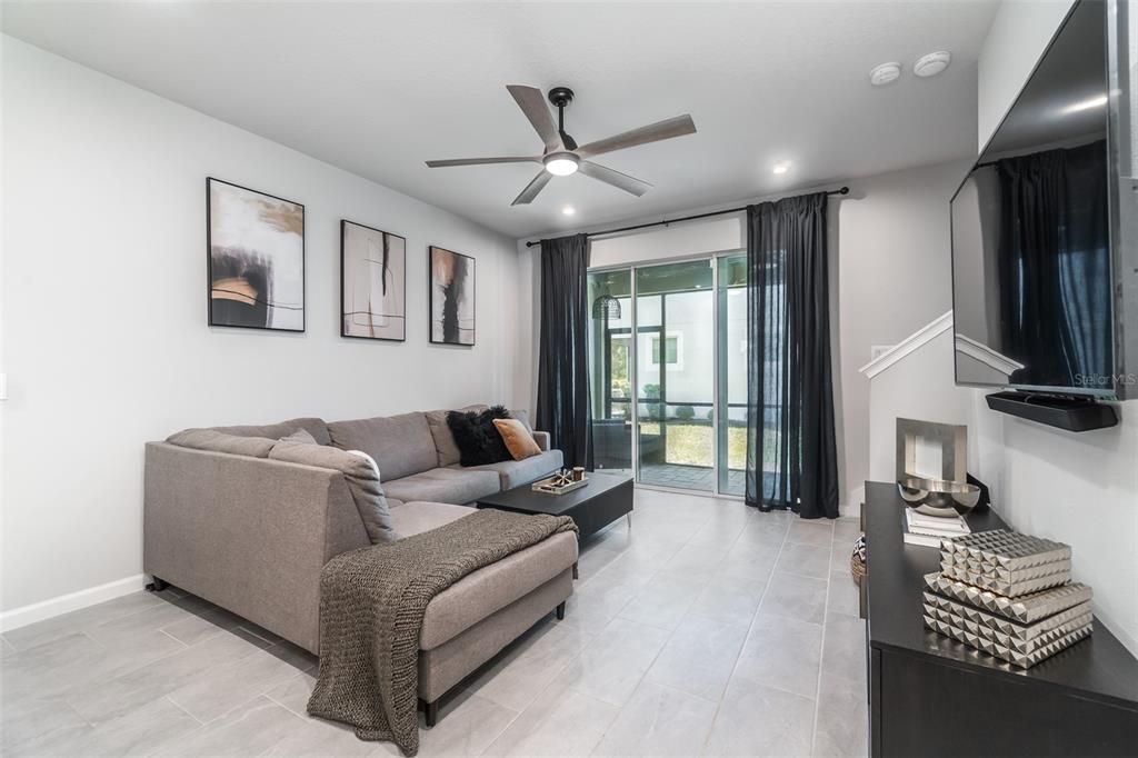 For Sale: $405,000 (3 beds, 2 baths, 1716 Square Feet)
