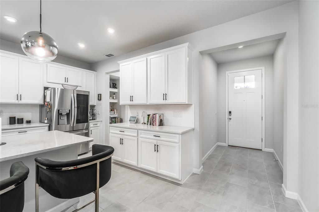 For Sale: $405,000 (3 beds, 2 baths, 1716 Square Feet)