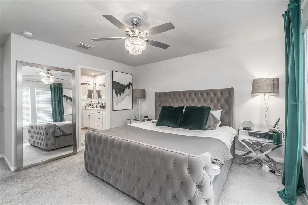 For Sale: $405,000 (3 beds, 2 baths, 1716 Square Feet)