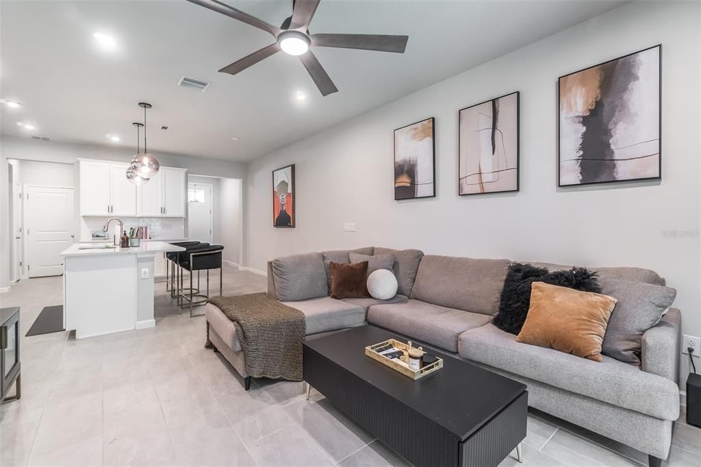 For Sale: $405,000 (3 beds, 2 baths, 1716 Square Feet)