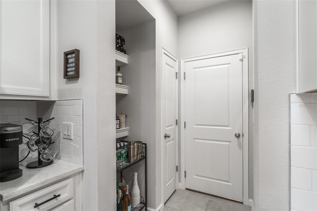For Sale: $405,000 (3 beds, 2 baths, 1716 Square Feet)