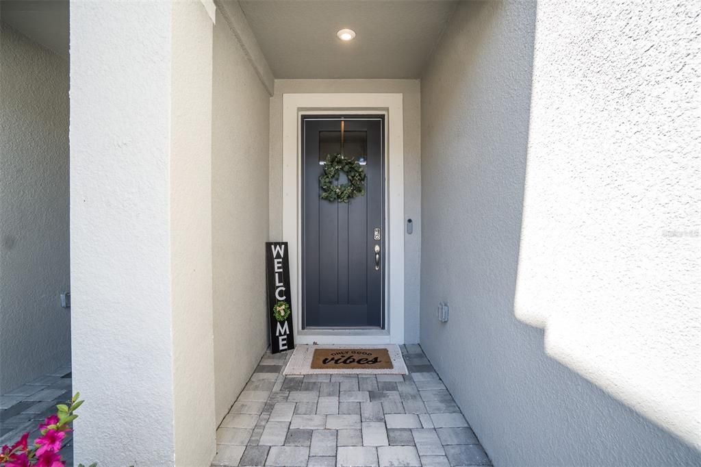 For Sale: $405,000 (3 beds, 2 baths, 1716 Square Feet)