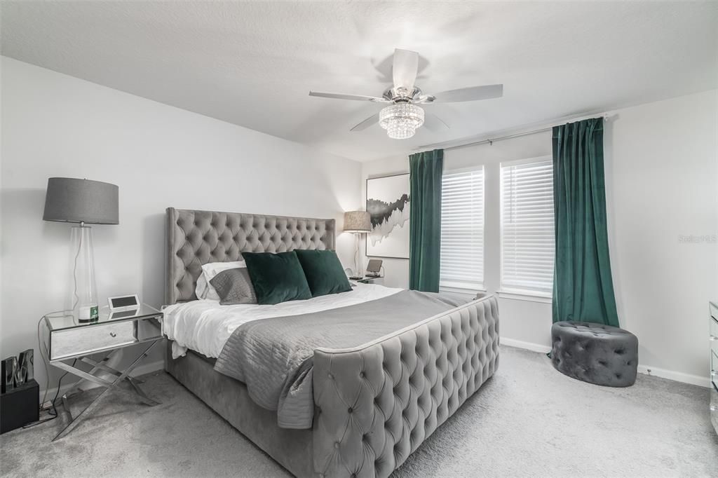 For Sale: $405,000 (3 beds, 2 baths, 1716 Square Feet)