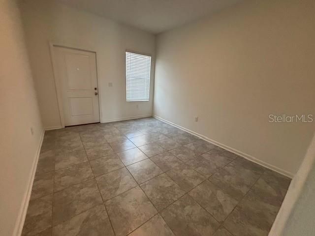 For Rent: $1,800 (3 beds, 2 baths, 1738 Square Feet)
