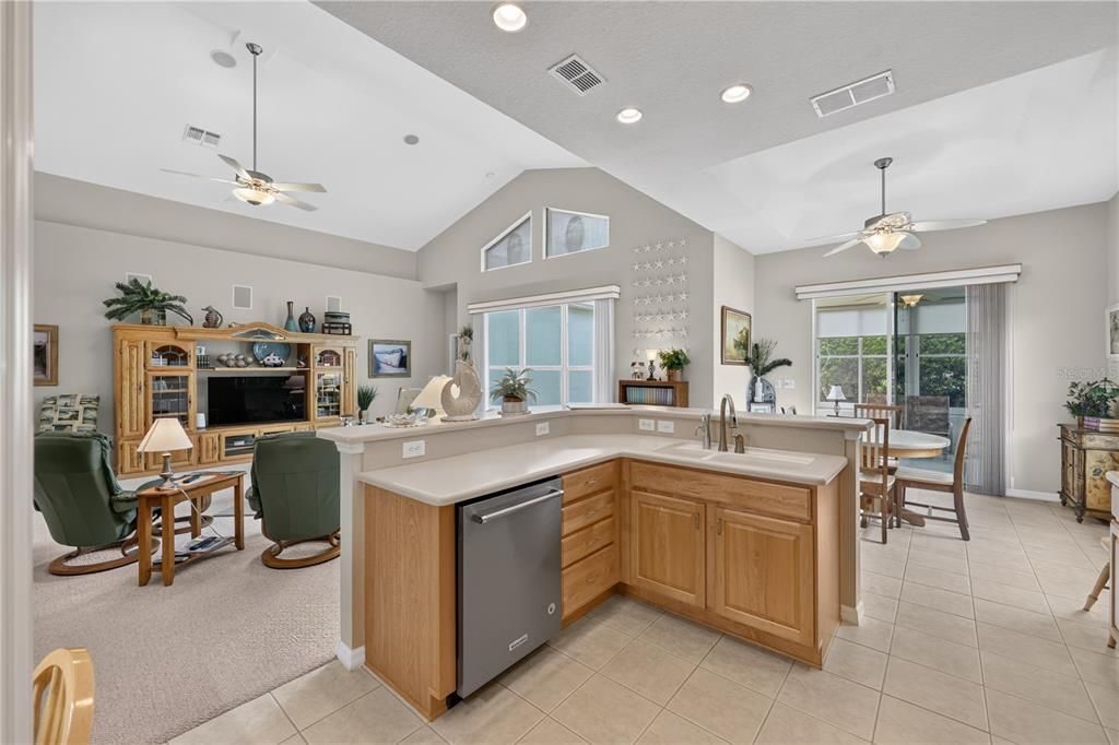For Sale: $274,900 (3 beds, 2 baths, 1834 Square Feet)