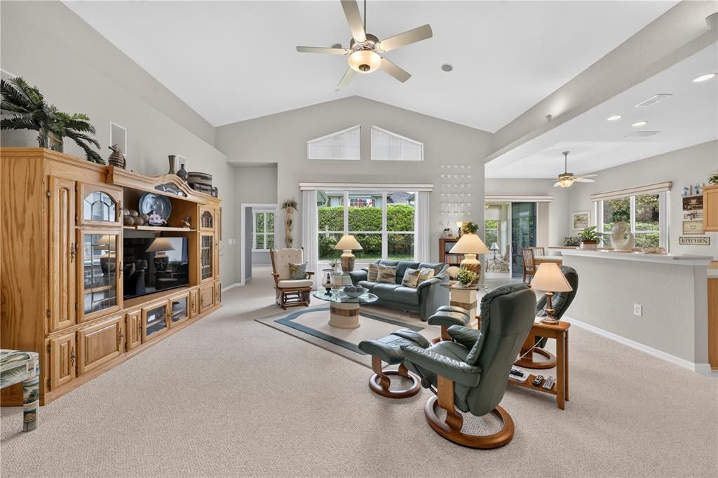 For Sale: $274,900 (3 beds, 2 baths, 1834 Square Feet)