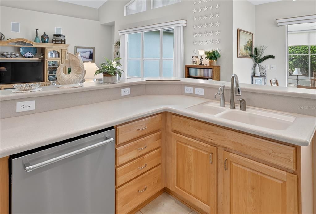 For Sale: $274,900 (3 beds, 2 baths, 1834 Square Feet)