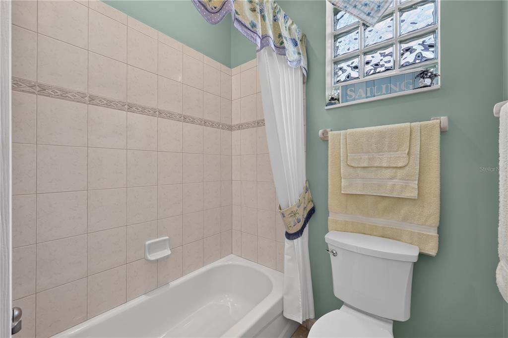 For Sale: $274,900 (3 beds, 2 baths, 1834 Square Feet)