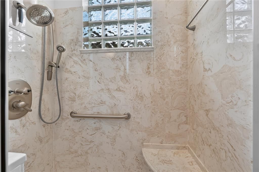 For Sale: $274,900 (3 beds, 2 baths, 1834 Square Feet)