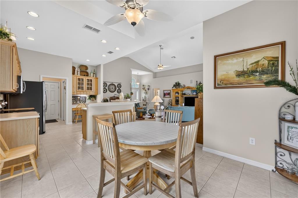For Sale: $274,900 (3 beds, 2 baths, 1834 Square Feet)