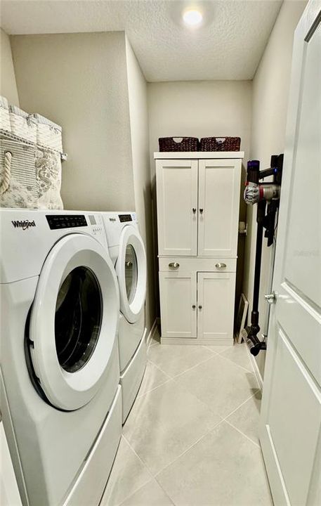 На продажу: $304,900 (4 спален, 2 ванн, 1583 Квадратных фут)