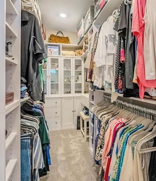 На продажу: $304,900 (4 спален, 2 ванн, 1583 Квадратных фут)