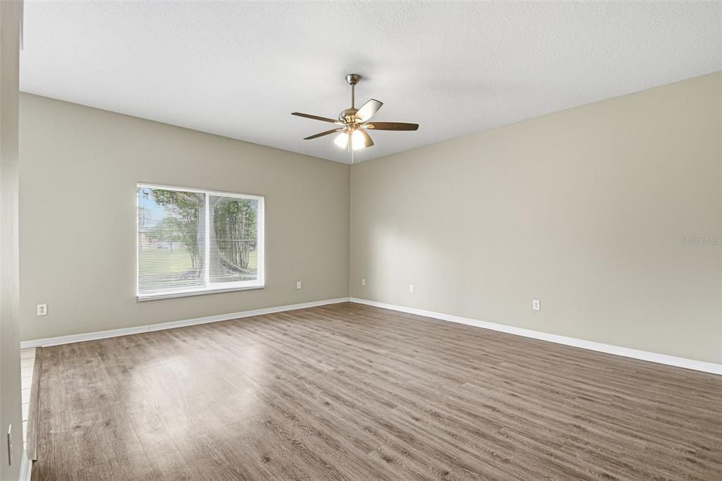 For Sale: $349,900 (3 beds, 2 baths, 2430 Square Feet)
