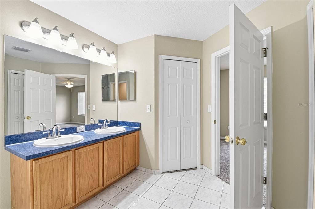 For Sale: $349,900 (3 beds, 2 baths, 2430 Square Feet)
