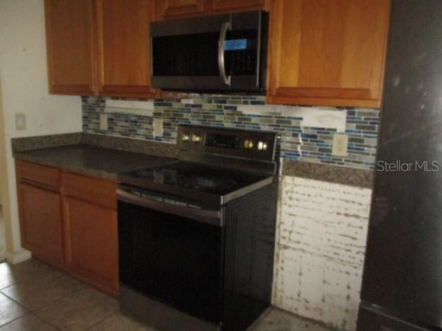 En Venta: $453,000 (5 camas, 3 baños, 3527 Pies cuadrados)