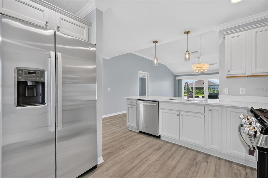 На продажу: $389,900 (3 спален, 2 ванн, 1564 Квадратных фут)