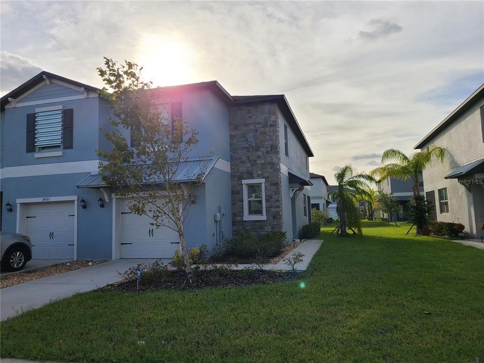 For Rent: $2,300 (3 beds, 2 baths, 1787 Square Feet)