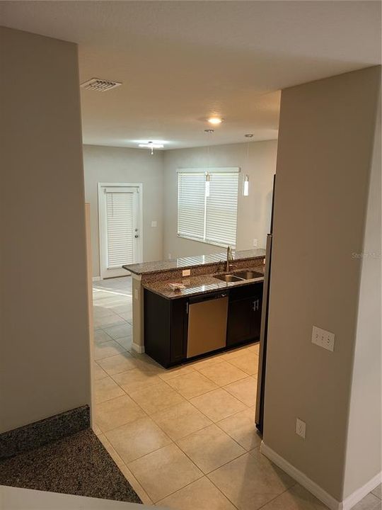 For Rent: $2,300 (3 beds, 2 baths, 1787 Square Feet)