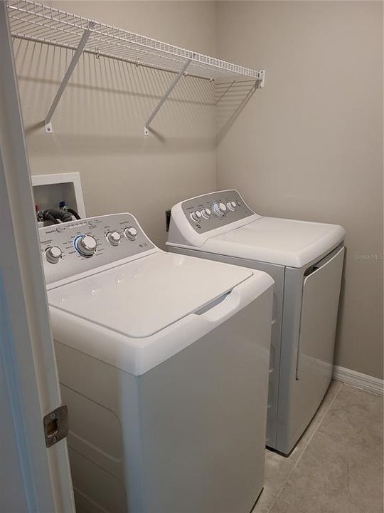 For Rent: $2,300 (3 beds, 2 baths, 1787 Square Feet)