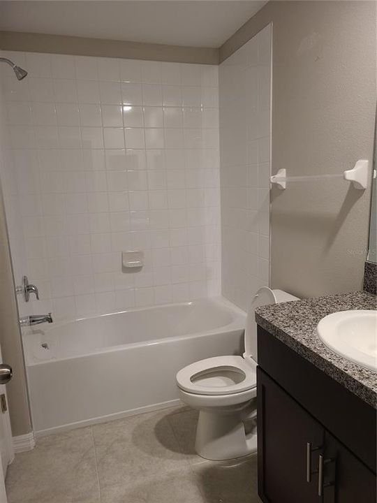 For Rent: $2,300 (3 beds, 2 baths, 1787 Square Feet)