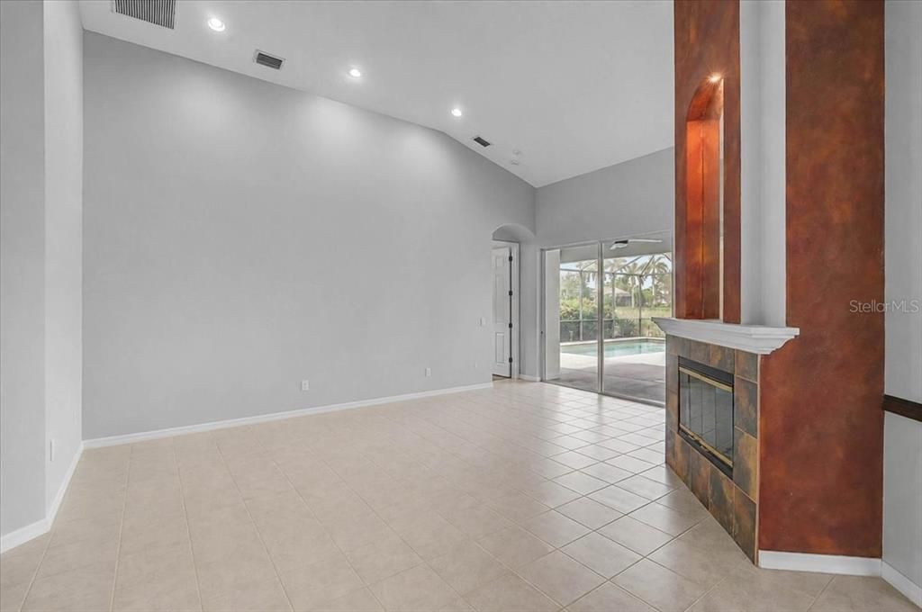 En Venta: $595,000 (3 camas, 2 baños, 2278 Pies cuadrados)