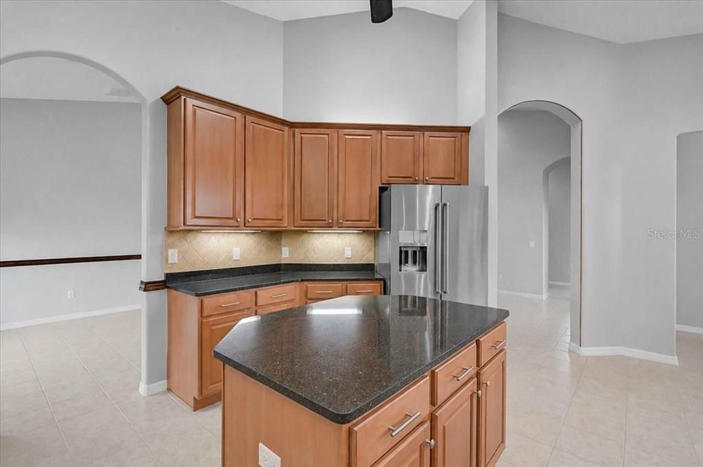 En Venta: $595,000 (3 camas, 2 baños, 2278 Pies cuadrados)