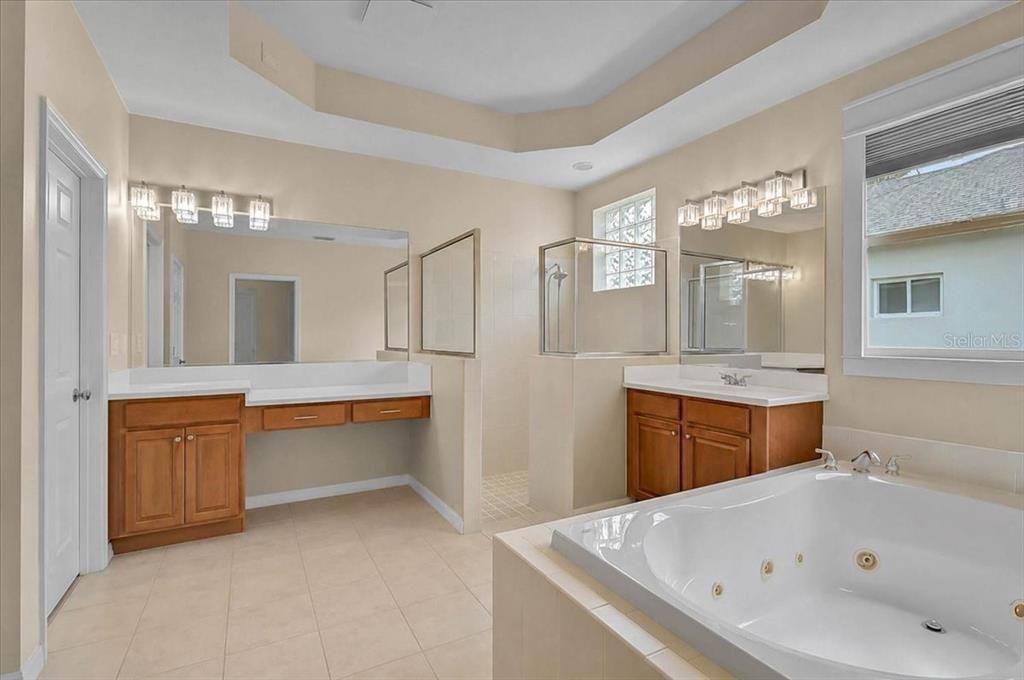 En Venta: $595,000 (3 camas, 2 baños, 2278 Pies cuadrados)