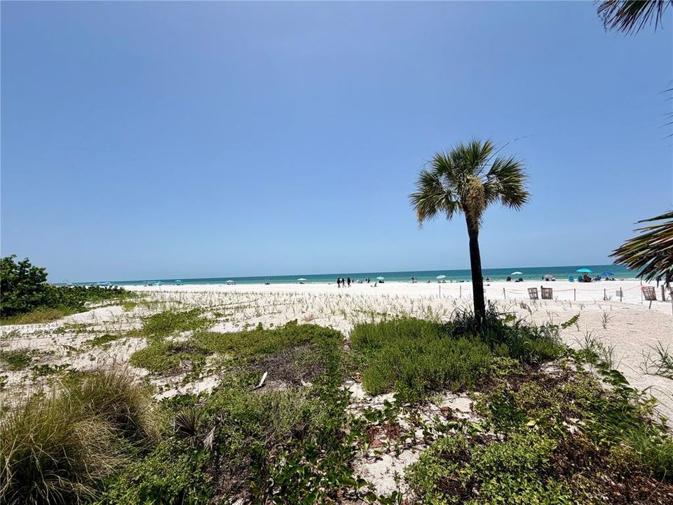 For Rent: $2,000 (1 beds, 1 baths, 750 Square Feet)