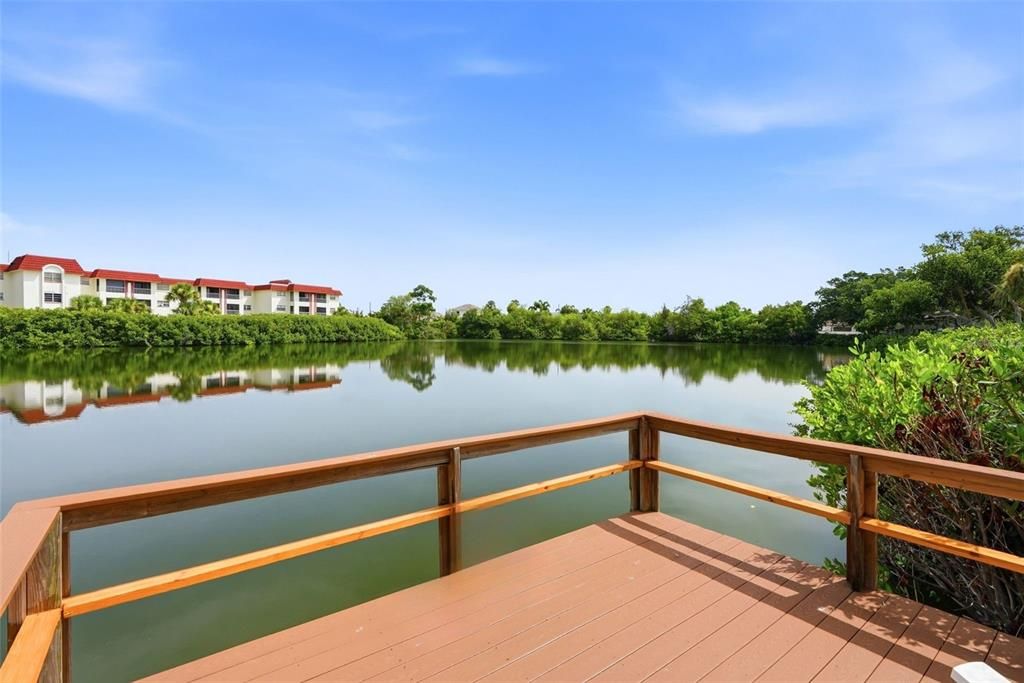 На продажу: $169,900 (2 спален, 1 ванн, 1015 Квадратных фут)