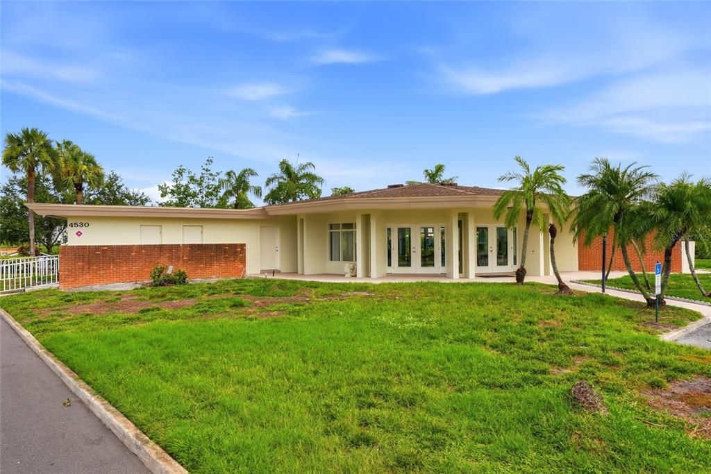 На продажу: $169,900 (2 спален, 1 ванн, 1015 Квадратных фут)